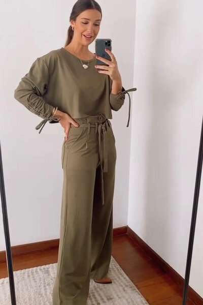 Conjunto Blusa de Malha com Calça Pantalona com Passante